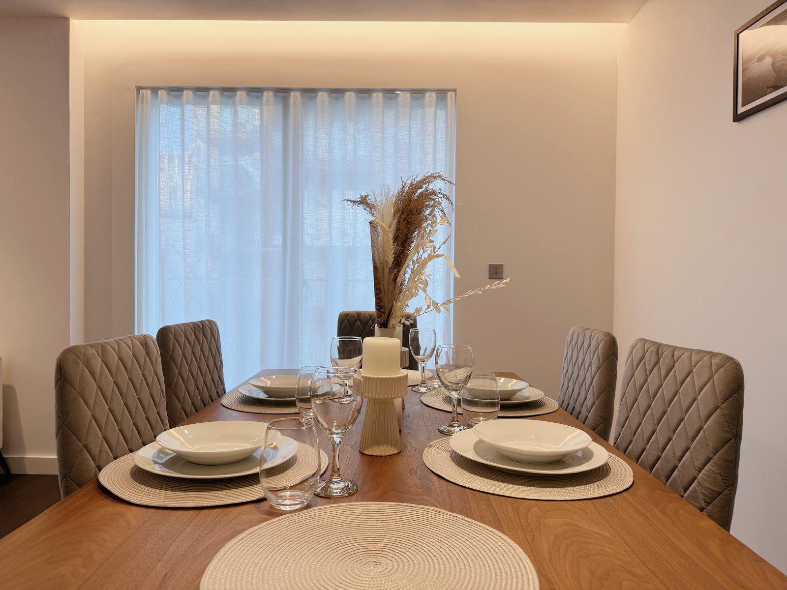 Skyline Serenity: Nine Elms 3BRs Haven